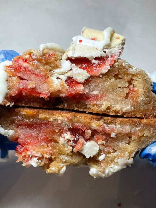 STRAWBERRY BLISS COOKIE